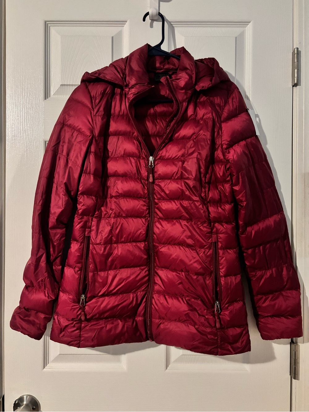 Women’s Quilted Hooded Puffer Jacket - Red